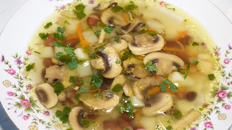 Постный грибной суп - очень вкусный и простой в приготовлении!