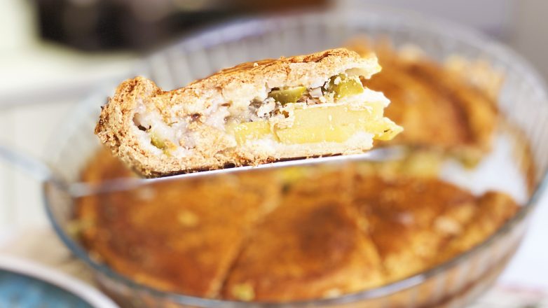 Царский пирог «Курник» с курицей и картошкой в духовке