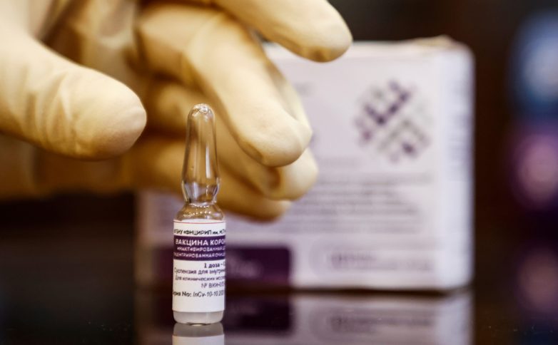 Сроки ввода в оборот третьей российской вакцины от COVID