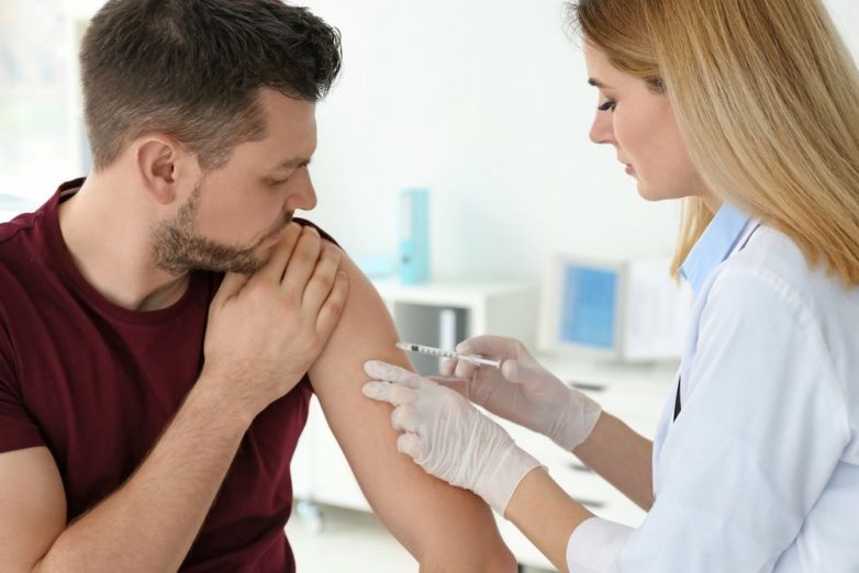 Тревожные симптомы после вакцинации от коронавируса