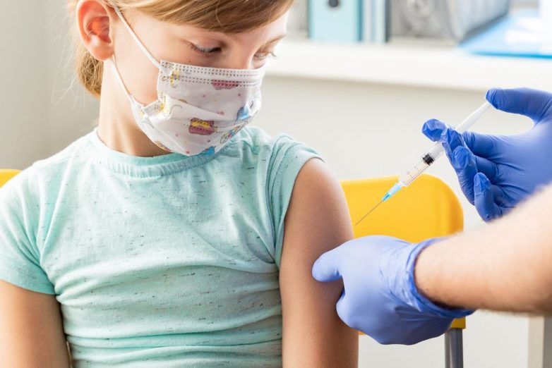 Сроки начала вакцинации детей от коронавируса в России