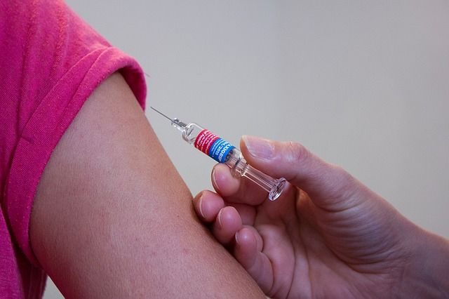 Иммунолог призывает задуматься о вакцинации от натуральной оспы в России