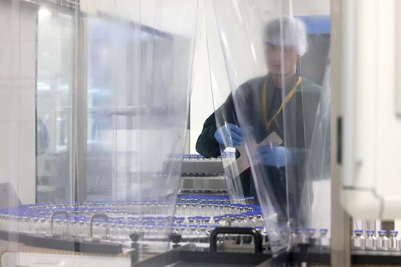 Российские фармкомпании приостанавливают производство вакцин от коронавируса