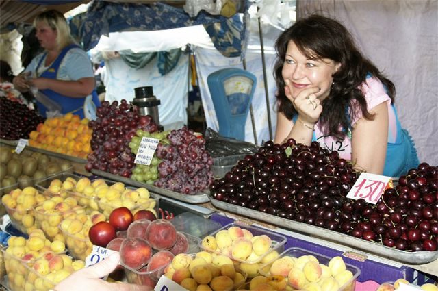Опасно ли покупать ягоды и фрукты у частников