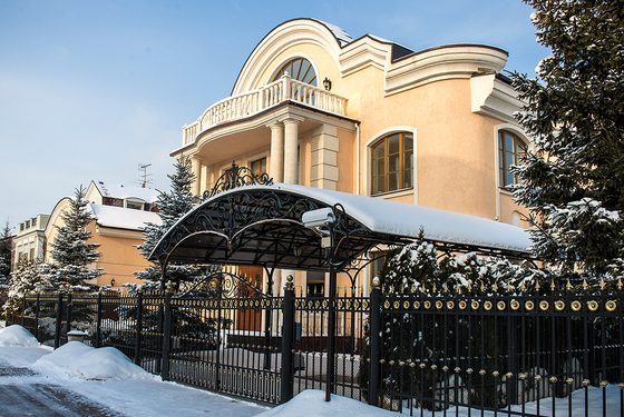 Анастасия Волочкова купила особняк в Подмосковье стоимостью 3000000 долларов
