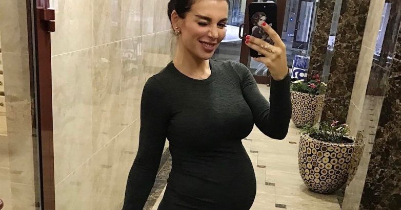 Анна Седокова снова станет мамой