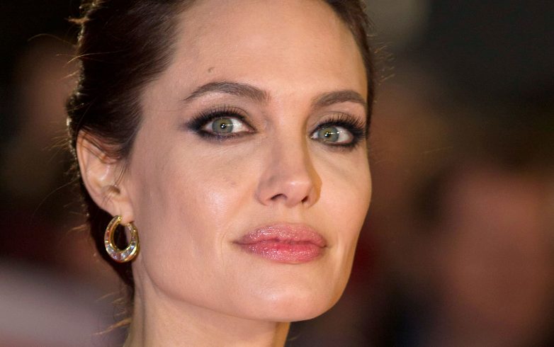Анджелина Джоли представила детям нового любовника