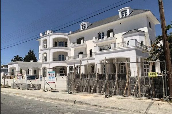 Пугачева и Галкин заканчивают строительство особняка на Кипре