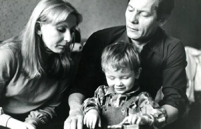 Российские актёры, чьи семьи разрушили внебрачные дети