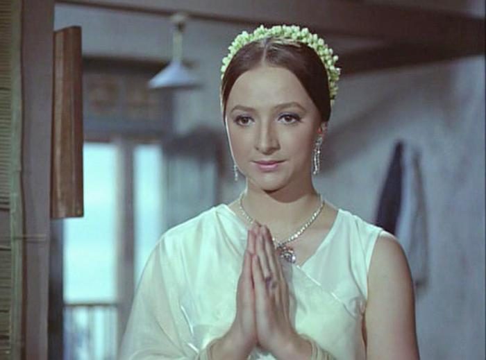 Как Ксения Рябинкина  стала кинозвездой в Индии и невыездной актрисой в СССР