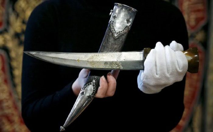 10 самых дорогих предметов средневекового оружия