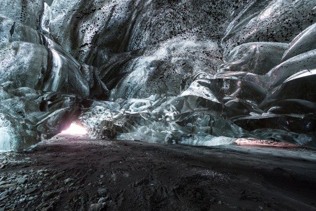 Фантастическая ледяная пещера