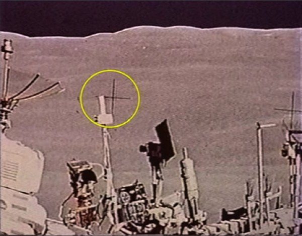 10 причин, по которым высадки на Луне могут быть мистификацией