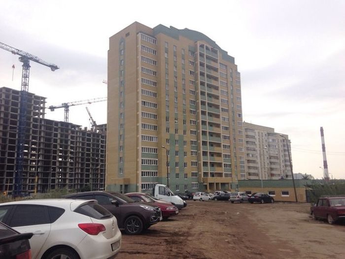 В Казани боец спецназа налету поймал девочку, упавшую с 6-го этажа
