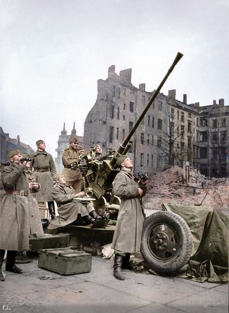 Цветные снимки воинов Красной Армии