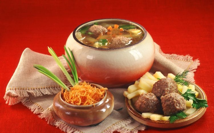 10 русских блюд, которые ставят в тупик иностранцев