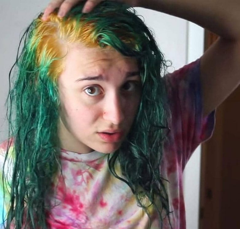 17 обломных ситуаций, когда люди решили сами покрасить волосы