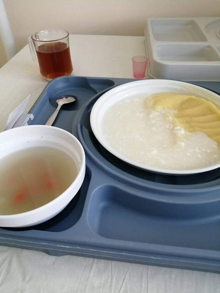 16 фото скудной больничной еды из разных стран, с которой пациенты будут долго идти на поправку