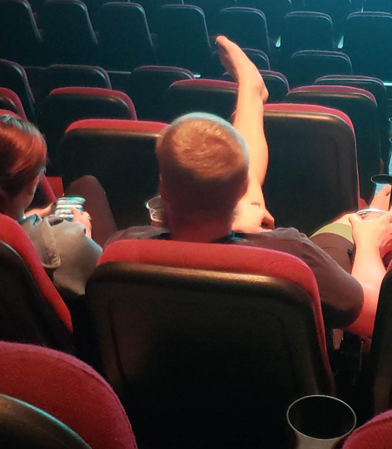 16 неожиданных моментов, с которыми столкнулись люди, когда оказались в кинотеатре