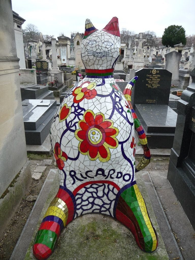 25 самых странных и необычных надгробий в мире