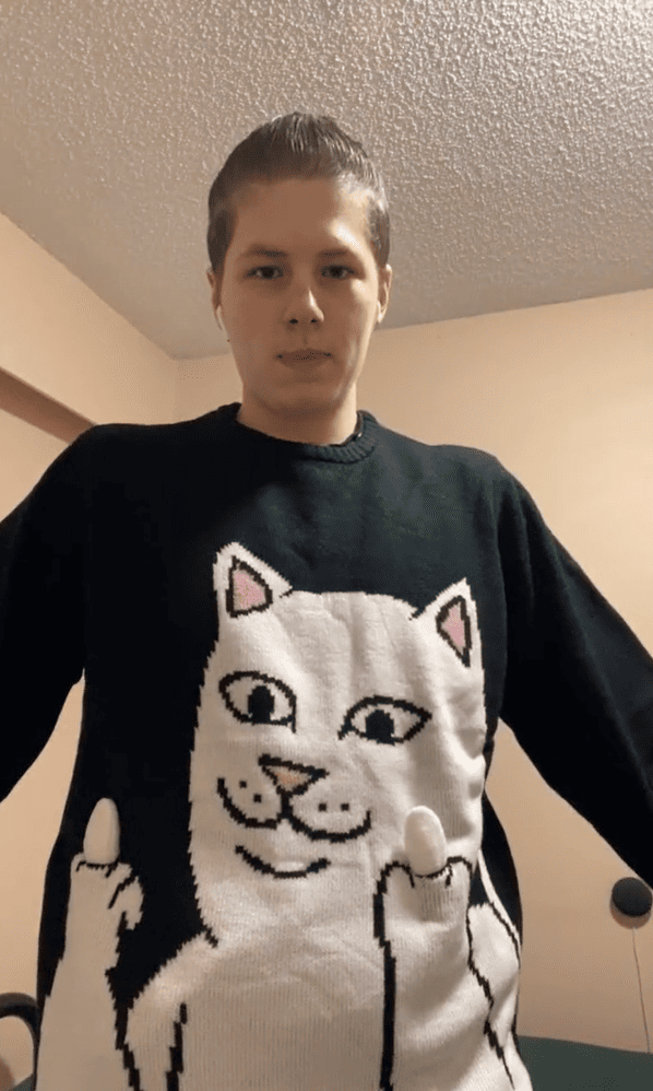 17 экстравагантных свитеров, которые пугают или вызывают недоумение