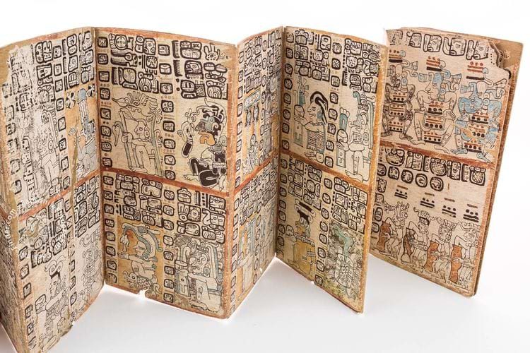 10 самых старых книг в мире, которые сохранились до сих пор