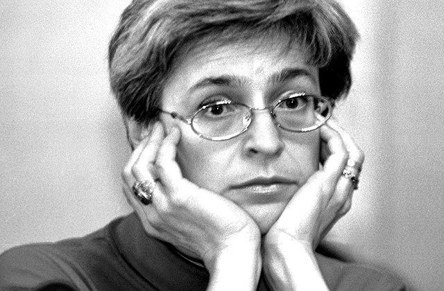 Анна Политковская, 2001 год. Фото: Юрий Мартьянов / Коммерсантъ