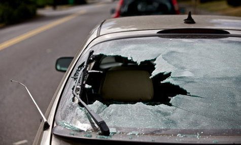 Что делать, если машину повредили хулиганы?