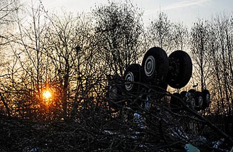 Диспетчеров обвиняют в крушении самолета Качиньского