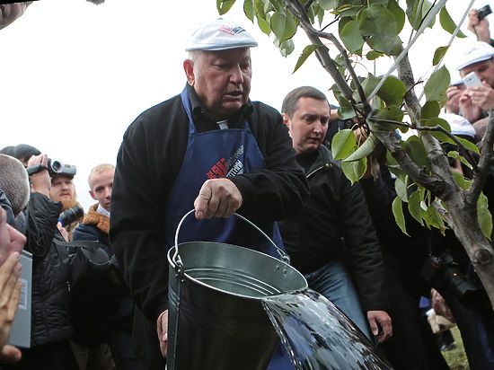 Юрий Лужков празднует юбилей - не без помощи Путина