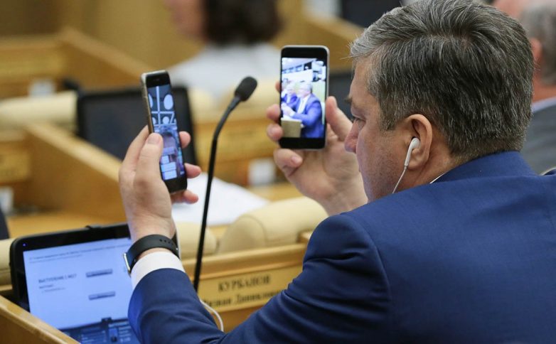 Операторы мобильной связи не выполнили требование ФАС об отмене роуминга в России
