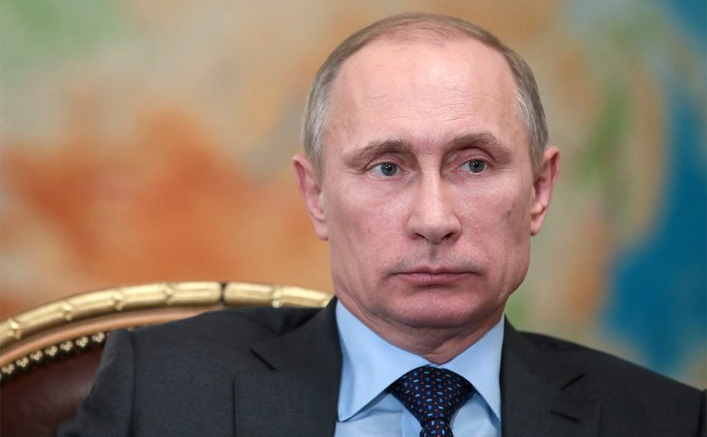 Путин снизил зарплату президента России на 2018 год