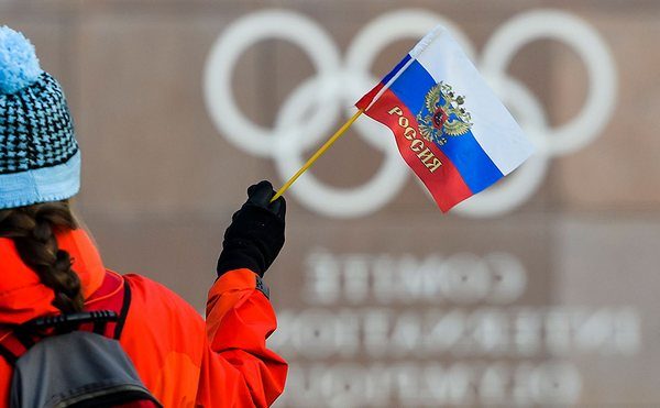 МОК не позволил россиянам пройти под своим флагом на закрытии Олимпиады