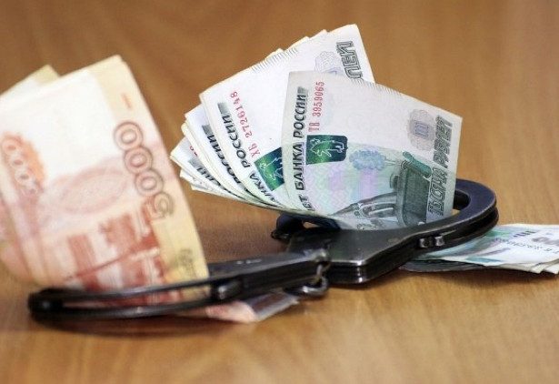 Следователь попался на взятке в 19 миллионов рублей и избежал ареста