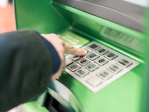 Какие ловушки мошенников поджидают вас у банкомата?