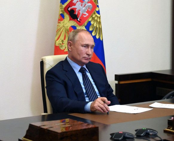 Путин подписал закон о трехдневных выборах
