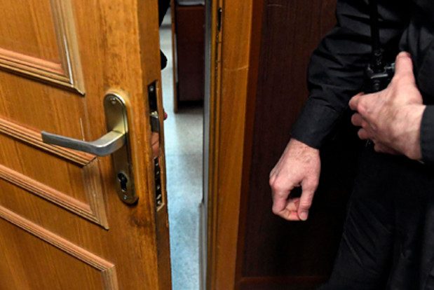 Родителям забитого до смерти полицейскими россиянина присудили 2 миллиона рублей