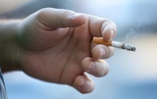 Курильщиков в 2022 году ждут новые штрафы