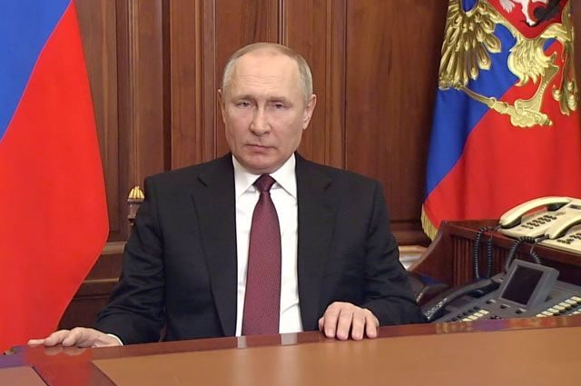 Путин подписал закон об отмене НДС на золотые слитки