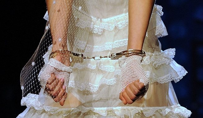 В МВД предложили ввести уголовную ответственность за фиктивные браки с мигрантами