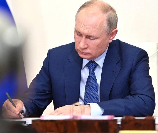 Путин подписал 40 новых законов