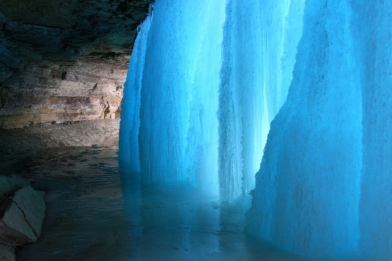 Фантастические замёрзшие водопады: мощь природы, скованная льдом