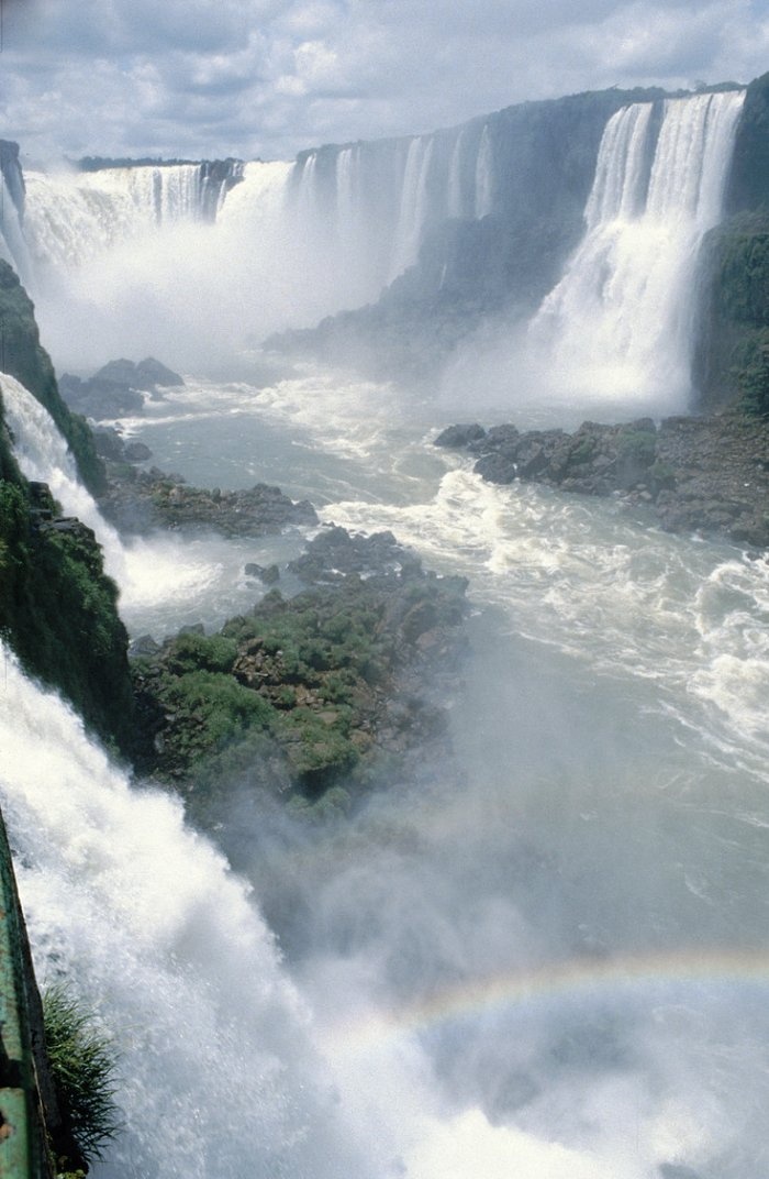 Гремящий дым: завораживающие виды водопада Виктория