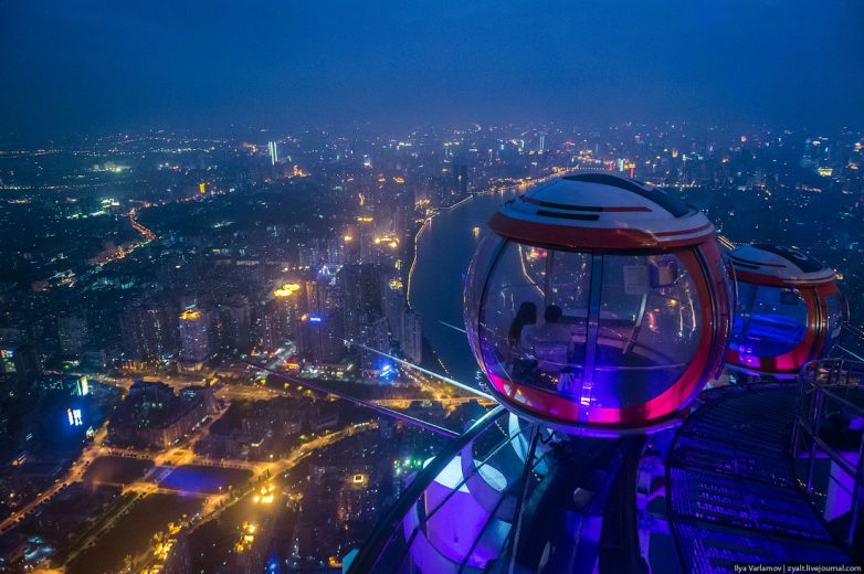 Любуемся красивыми видами, открывающимися со смотровой площадки башни Гуанчжоу