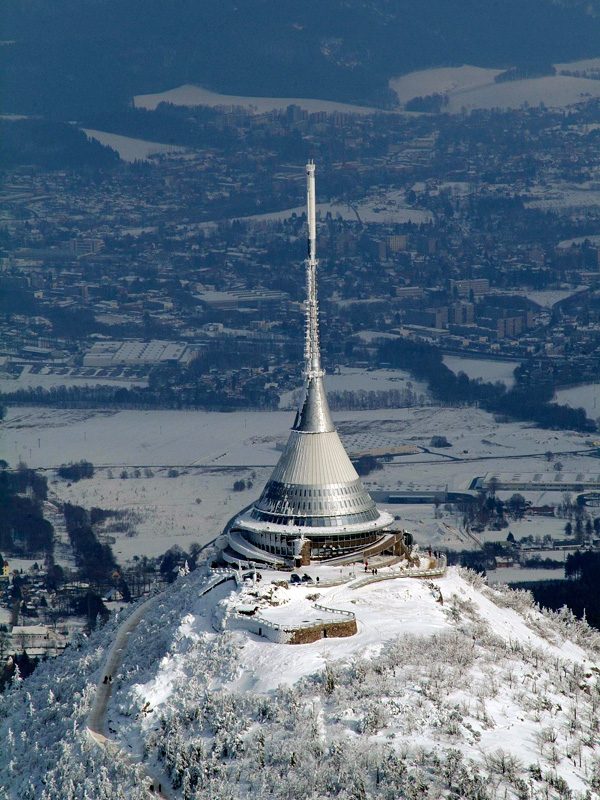Башня Йештед в Чехии, больше напоминающая корабль пришельцев