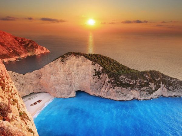 Бухта кораблекрушения: красивый уголок Греции, скрытый от посторонних взглядов