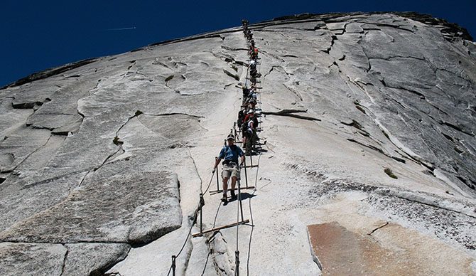 10 самых жутких лестниц мира, пройтись по которым соглашаются только смельчаки