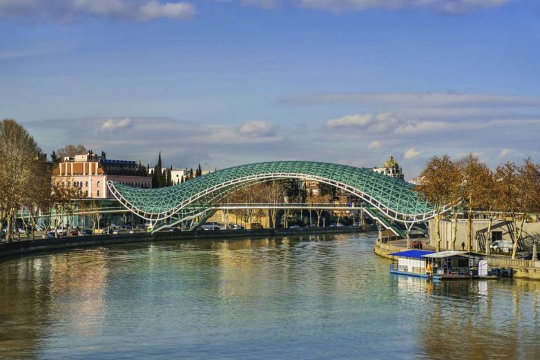 Ещё 12 самых красивых и необычных пешеходных мостов планеты