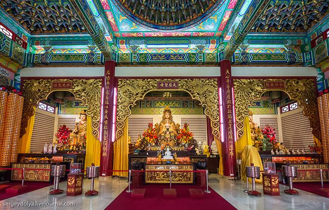 Потрясающие храмы Куала-Лумпура