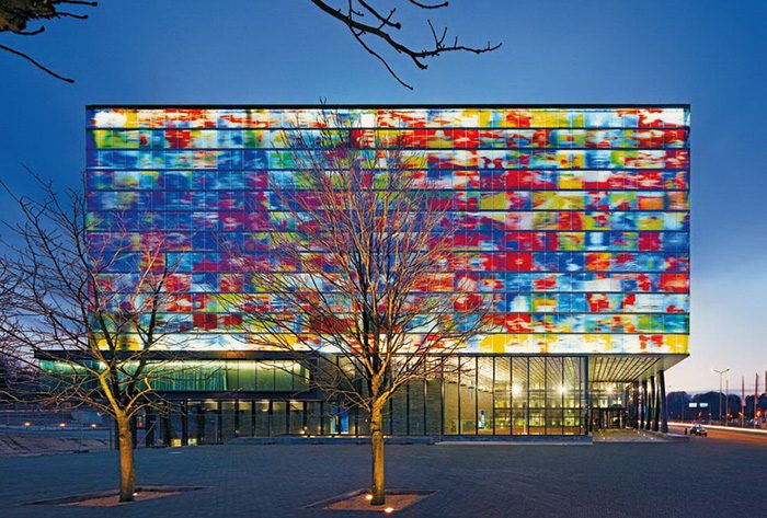 Самые фантастические стеклянные здания в мире